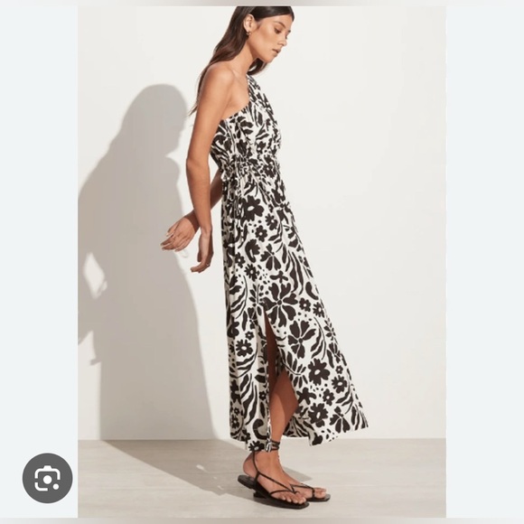 Faithfull The Brand Lucila Midi Dress in Black & White Graphic Floral Dress (4) - Picture 2 of 7